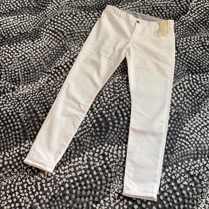 White skinny jeans. Banana Republic. Sz 29
